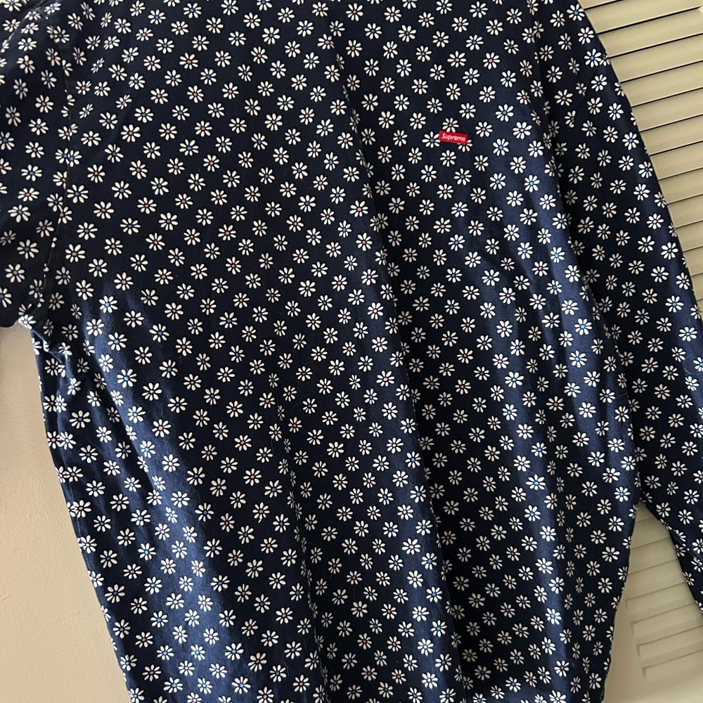 Supreme Men's XXL Navy Blue and White Floral Shirt